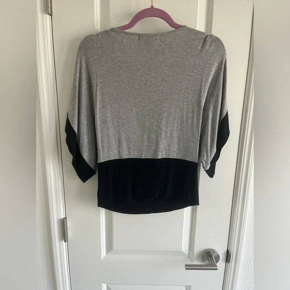 WD•NY Black & Gray Kimono Style Crop Top - Large - Picture 2 of 3